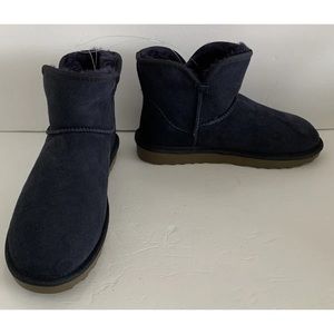 Kirkland Shearling Dark Navy Blue Boots size 9 Warm Comfortable New NWT